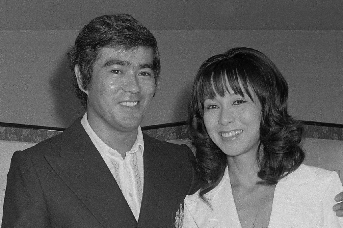 写真】「本当に楽しい日々でした」千葉真一さんが語っていた野際