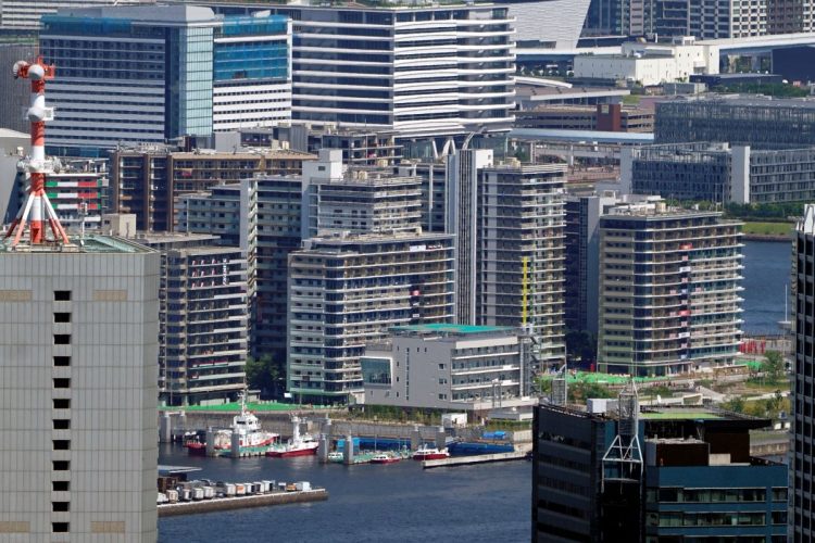 「晴海フラッグ」を中心としたニュータウンに生まれ変わる五輪選手村(時事通信フォト)