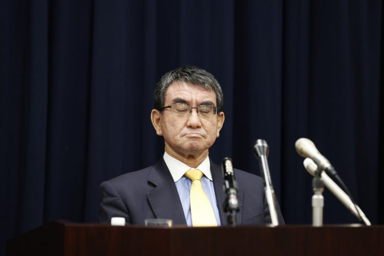 河野太郎氏は沈黙を保ったまま…（写真／共同通信社）