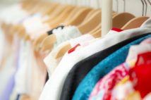 着物や洋服の処分術　リサイクル店よりフリマアプリが有利な理由
