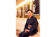 文壇バー「ザボン」の水口素子ママ（撮影／高橋定敬）