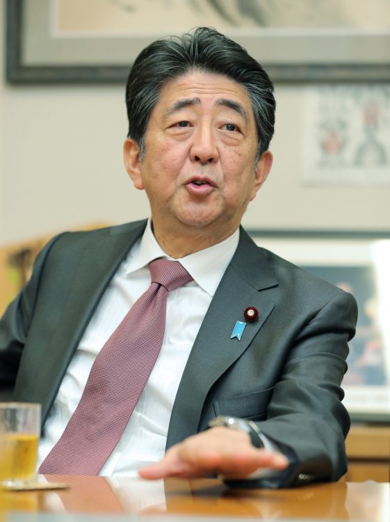 安倍晋三・元首相の事務所から感染が発覚（時事通信フォト）