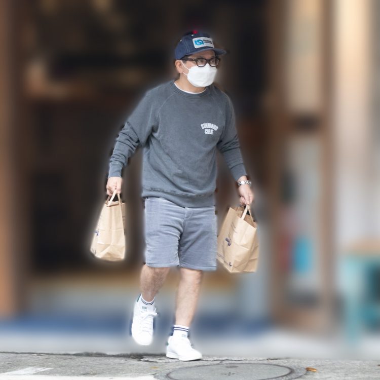 8月に完成した自宅は10億円とも