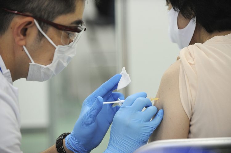 日本製のワクチンを打つにはどうすればいいのか（共同通信社）