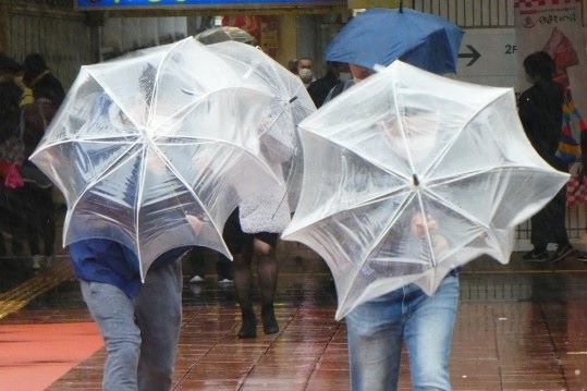 巨大台風に備えて早めの避難が重要になる