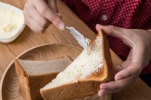 「朝のパン」は体にどんな影響が?(イメージ)