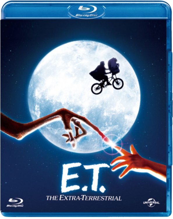 『E.T.』Blu-ray：2075円、DVD：1572円（発売元：NBCユニバーサル・エンターテイメント）（C）1982 & 2002 UNIVERSAL STUDIOS. ALL RIGHTS RESERVED.（2021年9月16日時点の情報です。最新情報は別途ご確認ください）