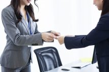転職活動で利用1位は「転職サイト」、2位「エージェント」、どう使い分ける?