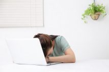 憧れの正社員になったけど…「バイト時代より収入減った」27歳女性の苦悩