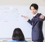 塾講師には当たりハズレがある?資格がなくても教えられるの?
