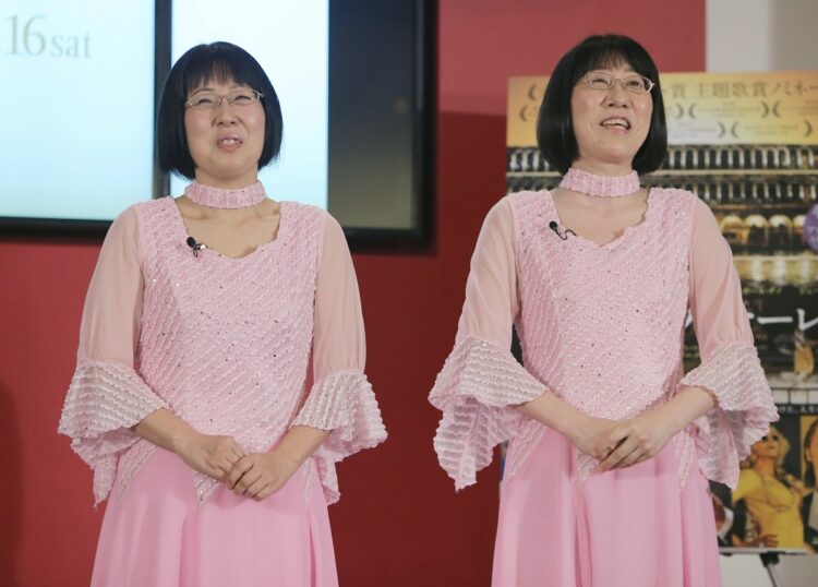 阿佐ヶ谷姉妹はラジオとテレビのレギュラー本数が週5本を超える人気ぶり（写真／時事通信フォト）