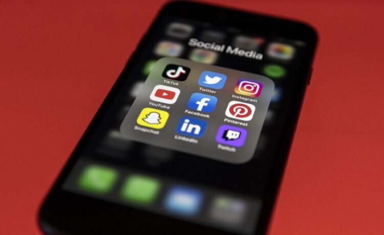 SNSで学生が炎上することは減ったが……（イメージ、AA/時事通信フォト）