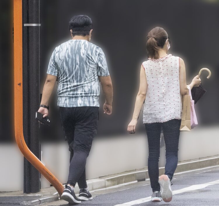 以前『細かすぎて』に出ていたバナナマン日村勇紀と神田愛花アナ。ウオーキングが2人の関係を良好に保っているのか（写真は2021年）