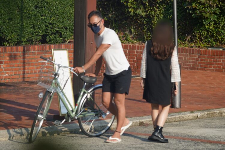 自転車の向きを変える