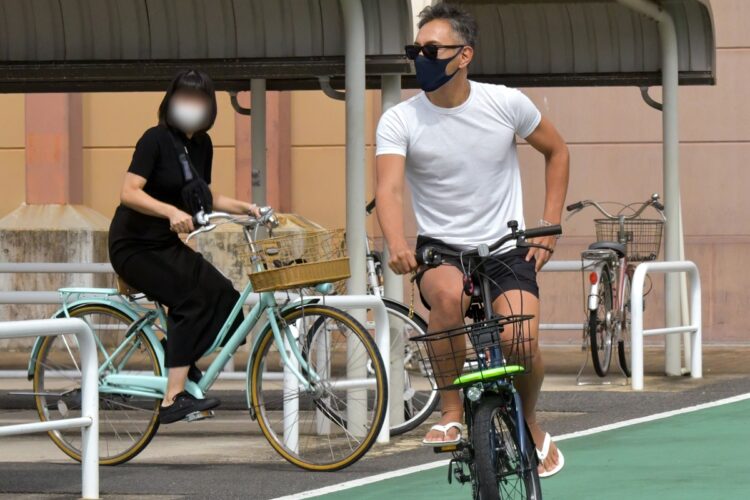 モールにも自転車で