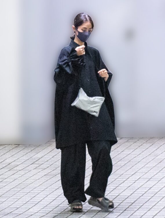 写真 シシド カフカ異次元のスタイル 菜々緒やローラ超え 驚異の10頭身 Newsポストセブン Part 2