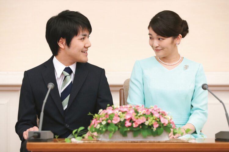 2017年9月3日、東京・赤坂東邸での婚約会見（写真／雑誌協会代表取材）