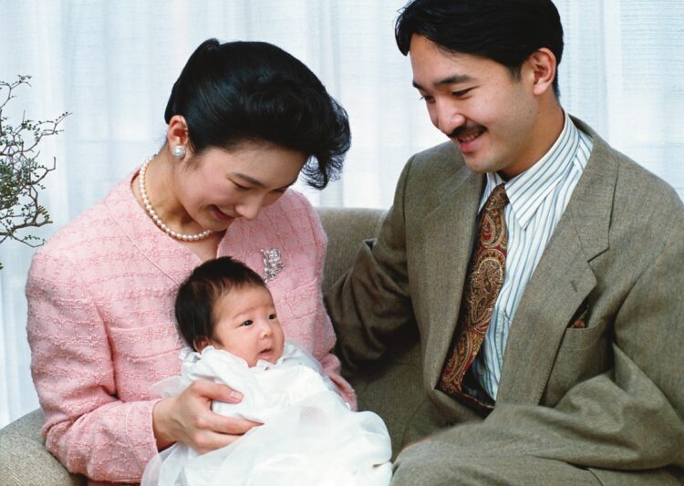 1991年12月17日、東京・元赤坂の秋篠宮邸にて（写真／宮内庁提供）