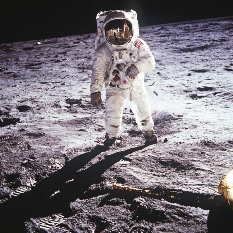 1969年7月：アポロ11号「月面着陸」に成功の裏で宇宙飛行士とNASAとの間に不可解なやり取り（写真＝CNP/時事通信フォト）