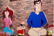 中国などアジアでも人気が高い「クレヨンしんちゃん」。連載やアニメ開始当初、高卒で課長の父・ひろしは冴えない男の代表だったのが近年は理想のパパに（Imaginechina/時事通信フォト）