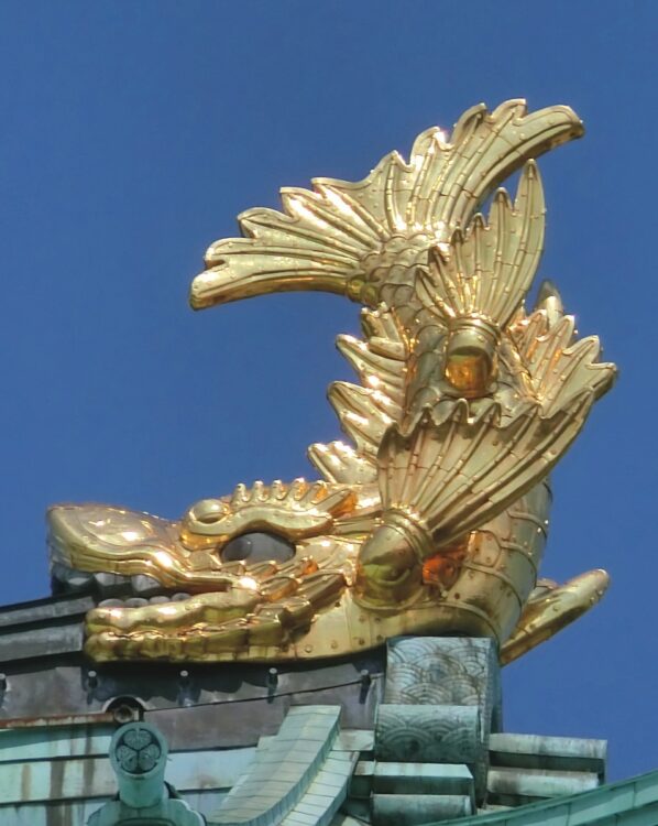 名古屋城のシンボル・金鯱（時事通信フォト）