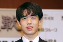 藤井聡太四冠に立ちはだかるのは…（時事通信フォト）