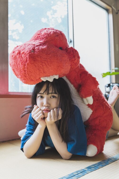 デジタル写真集『工藤ゆら カムカムエロバディ』は各電子書店にて好評発売中