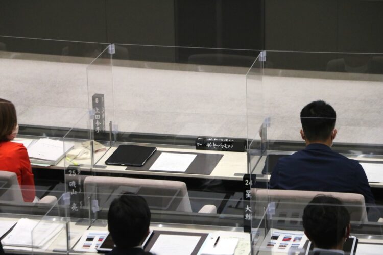 2021年8月18日、東京都議会臨時会の本会議で、木下富美子都議が欠席して空席となった議席(時事通信フォト)