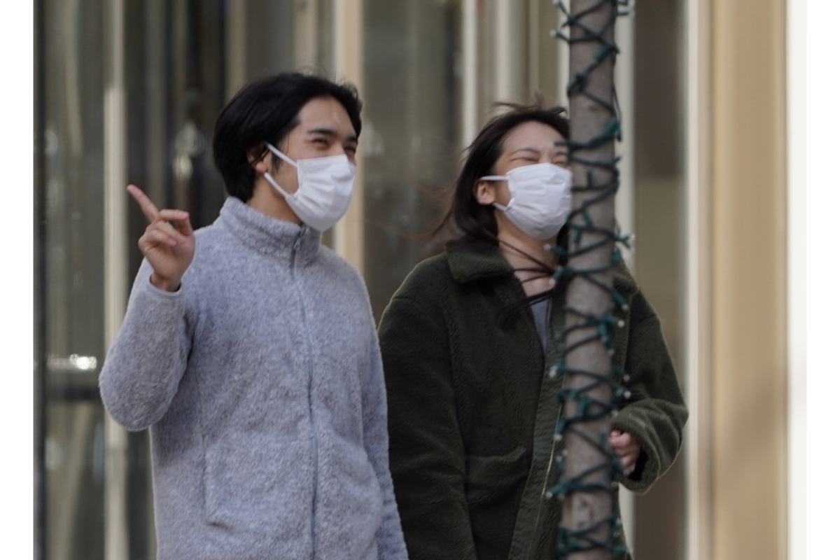 まこさま NYお散歩デート 眞子さんは1万円アウター、小室さんはダース