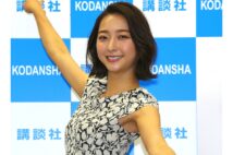 メジャーでは選手の「奥様会」も盛ん（鈴木誠也の妻・畠山愛理／時事通信フォト）