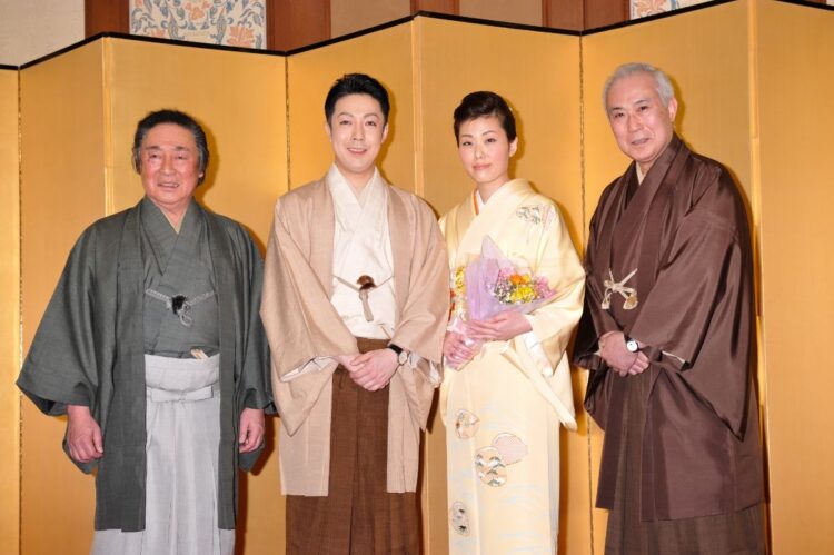 尾上菊之助と四女・瓔子さんの結婚会見にて（2013年撮影）