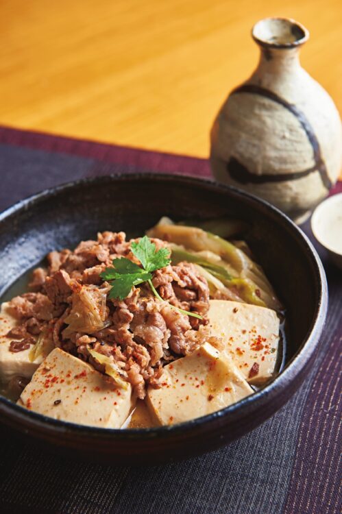 牛肉の旨味が染みた豆腐が体を温める「肉豆腐」