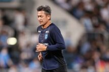 三浦知良、来季も現役続行か　横浜FCも「カズが必要」と考えるワケ