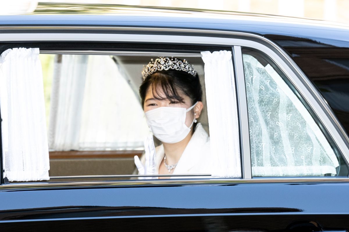 愛子さまがティアラ姿をお披露目 眞子さん佳子さまの2800万円