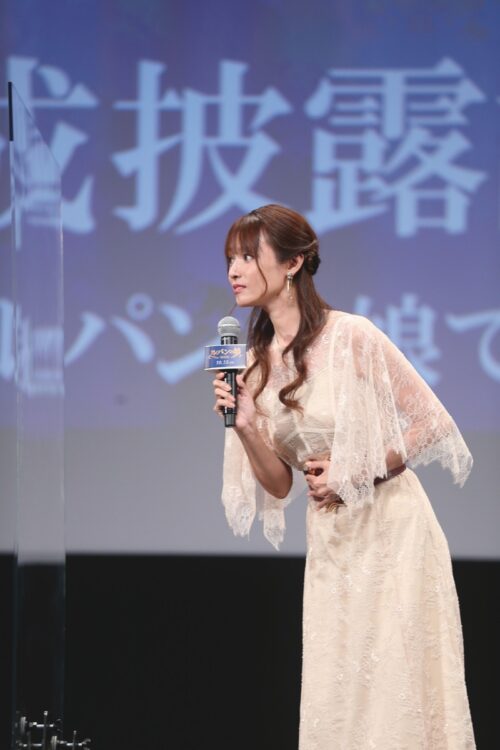 深田恭子の別カット(写真/ロケットパンチ)