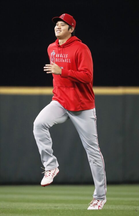 テレビ出演のオファーも断り続けているという（共同通信社）