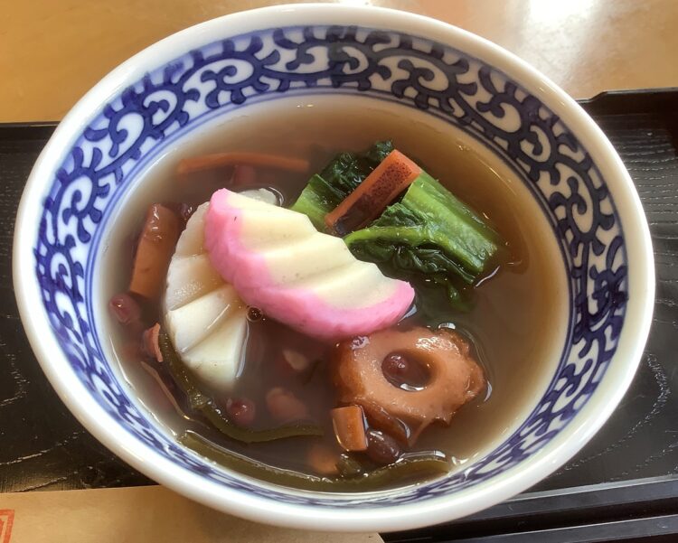 久留米市や八女市の一部で食べられている「甘くない小豆雑煮」