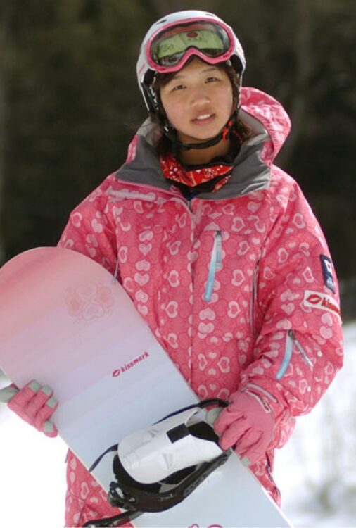 元スノボ五輪代表 今井メロの現在 美容の専門学校で勉強中 Newsポストセブン