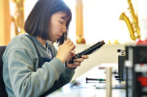 音楽で生きていくため10代で移住。国立音楽院で学び、宮城県加美町が支援