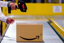 1995年創業のアマゾン・ドット・コムは、世界各地50カ所を超える物流センターを持つ。日本法人は2000年スタート(イメージ、ANP/時事通信フォト)