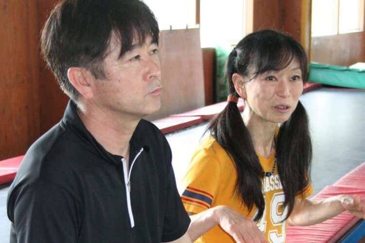内村航平の父・和久さんと母・周子さん（時事通信フォト）