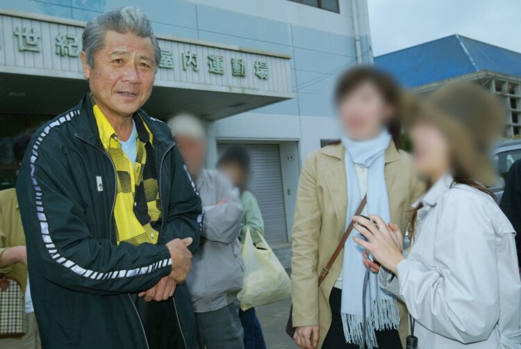 “スポークスマン”の父・英敏さん（左）は2011年に他界