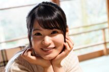 「子年グラビアアイドル総選挙」でグランプリを獲得した星名美津紀
