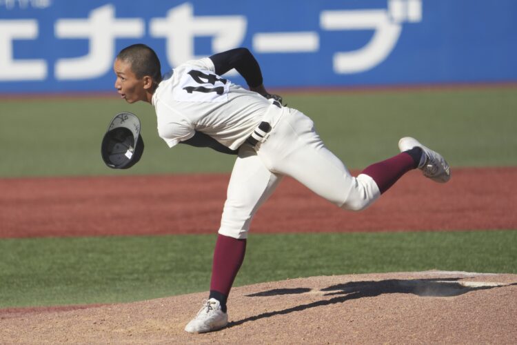 さまざまな場面で快投を見せた大阪桐蔭・前田悠伍（撮影・藤岡雅樹）