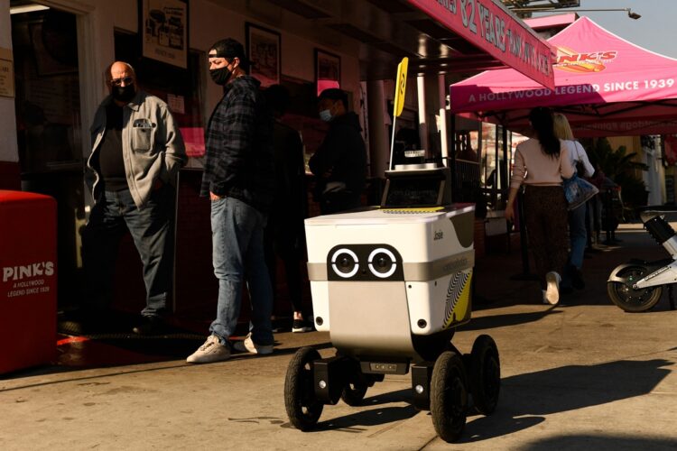 アメリカでは配達用ロボットが活躍（写真／アフロ）