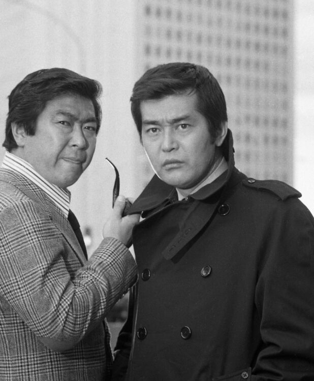 カッコいい昭和の男たち（1975年『大都会』での石原裕次郎と渡哲也。写真／共同通信社）