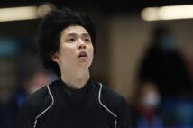 フリーに向けて練習する羽生結弦。奇跡を起こせるか（時事通信フォト）