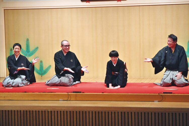 NHK新人落語大賞受賞記念ウィークの寄席では初のトリを務めた。記念口上のために黒紋付を新調