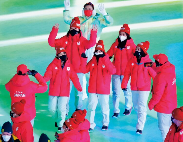 笑顔を取り戻した閉会式（写真／アフロ）