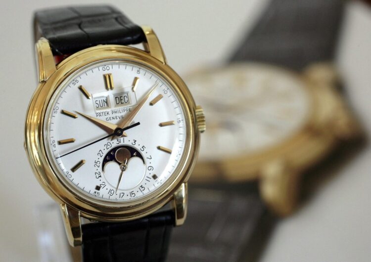 パテックフィリップの1955年製造腕時計（EPA＝時事）